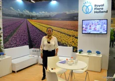 Royal FloraHolland is the largest flower auction in the world based in Holland. The cooperation consists of primarily Dutch growers, quite a few African farms, and a handful of growers from elsewhere. Evelyn Carcamo represents FloraHolland in Colombia, holding office in Bogota, and is mostly their (at both the show and in the market) to make contact and be in touch with the growers, pointing them to the possibilities this major market place has to offer.